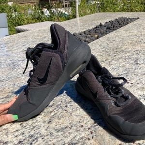 NIKE Women’s Air Max size 6.5